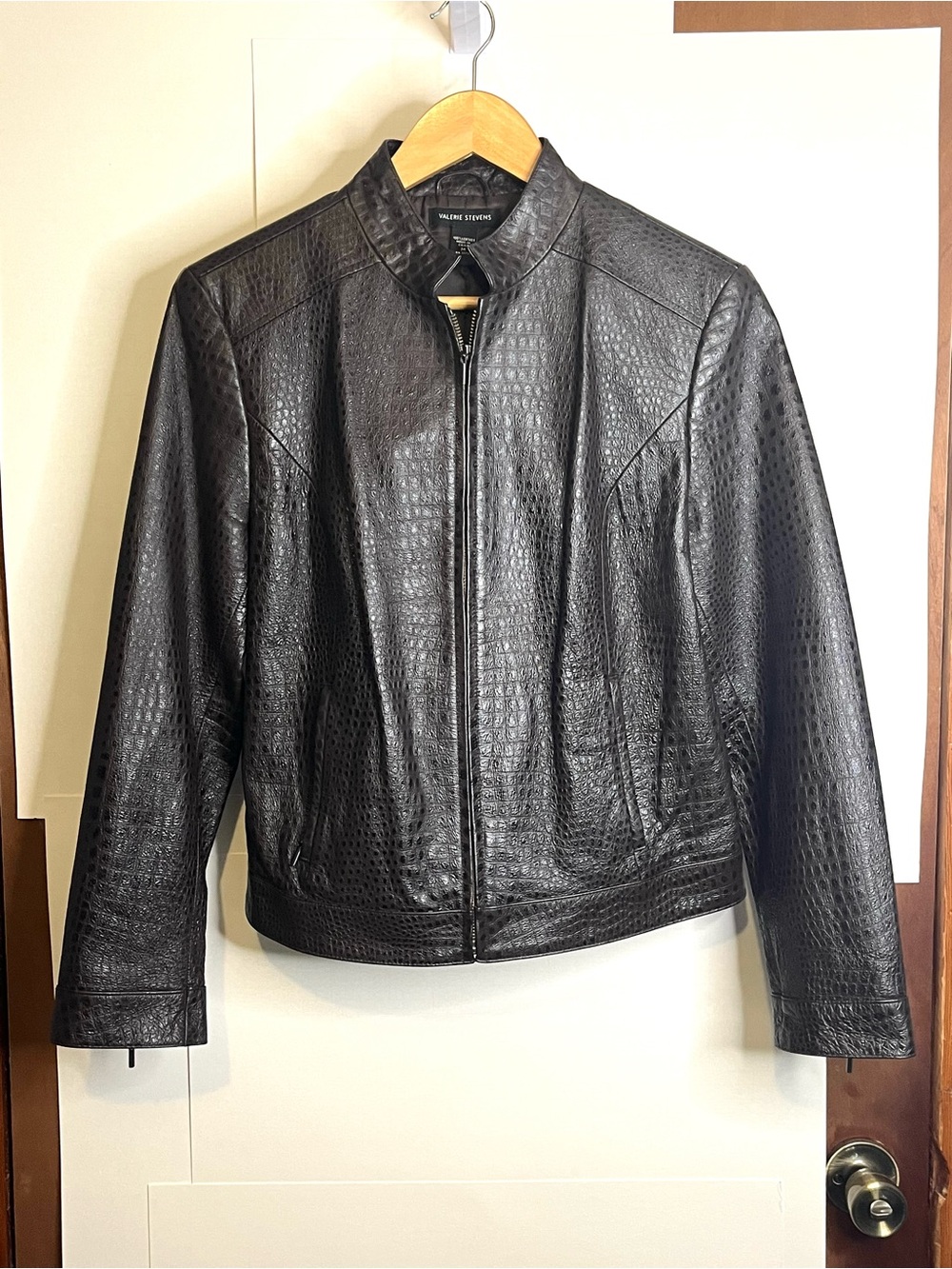 Valerie Stevens Women’s (VTG M/Fits XS) Brown Embossed Genuine Leather Jacket